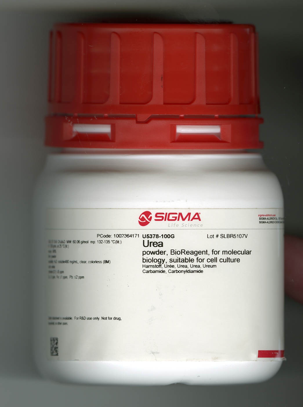 Urea chemical bottle for making cell cultures